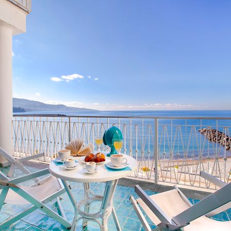 Alimuri Bay Resort Мета Екстериор снимка