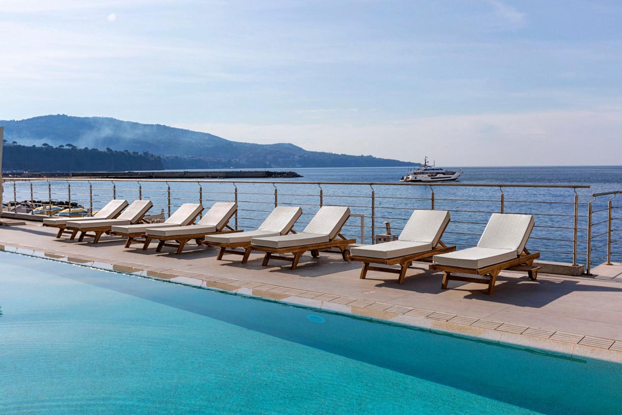Alimuri Bay Resort Мета Екстериор снимка