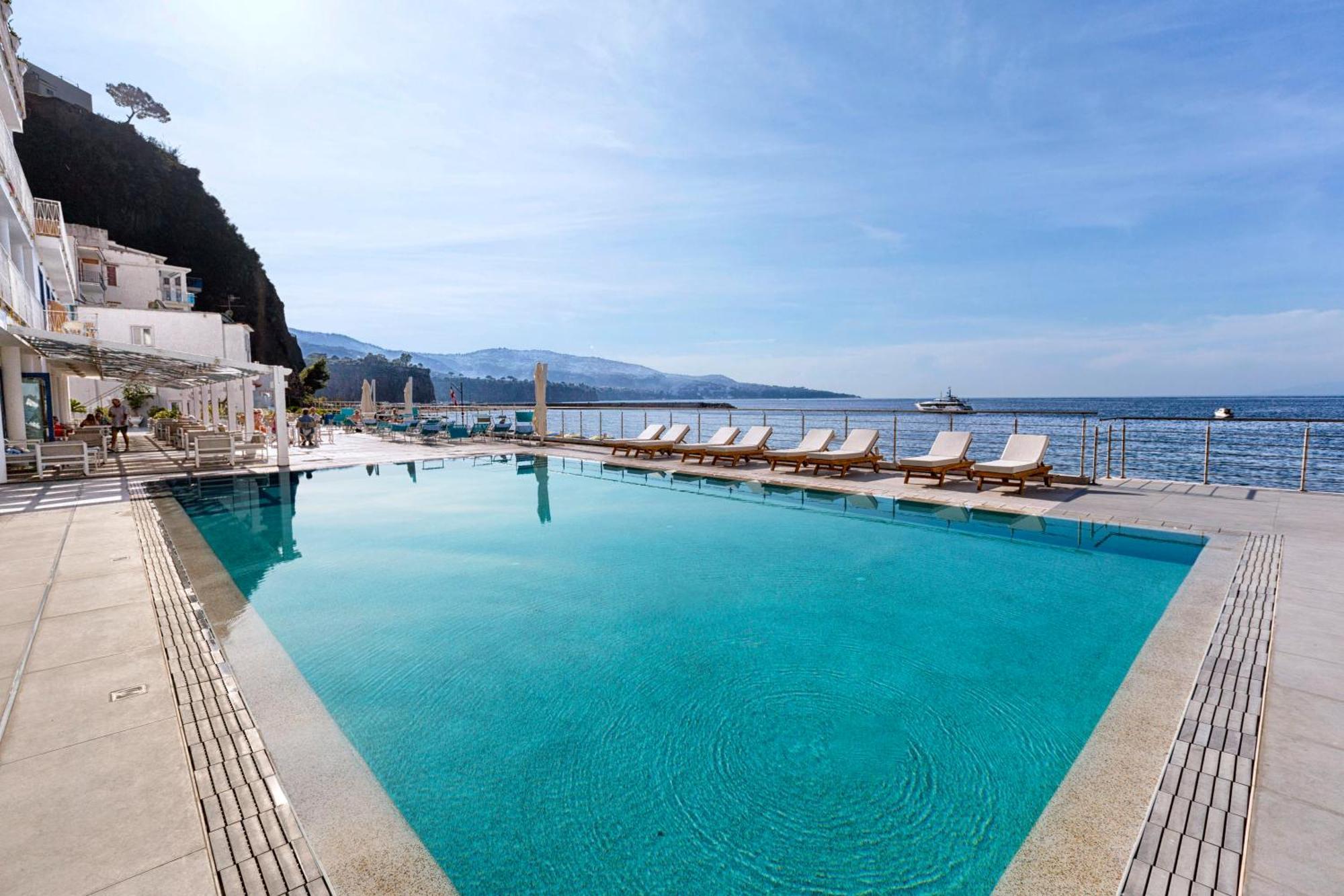Alimuri Bay Resort Мета Екстериор снимка