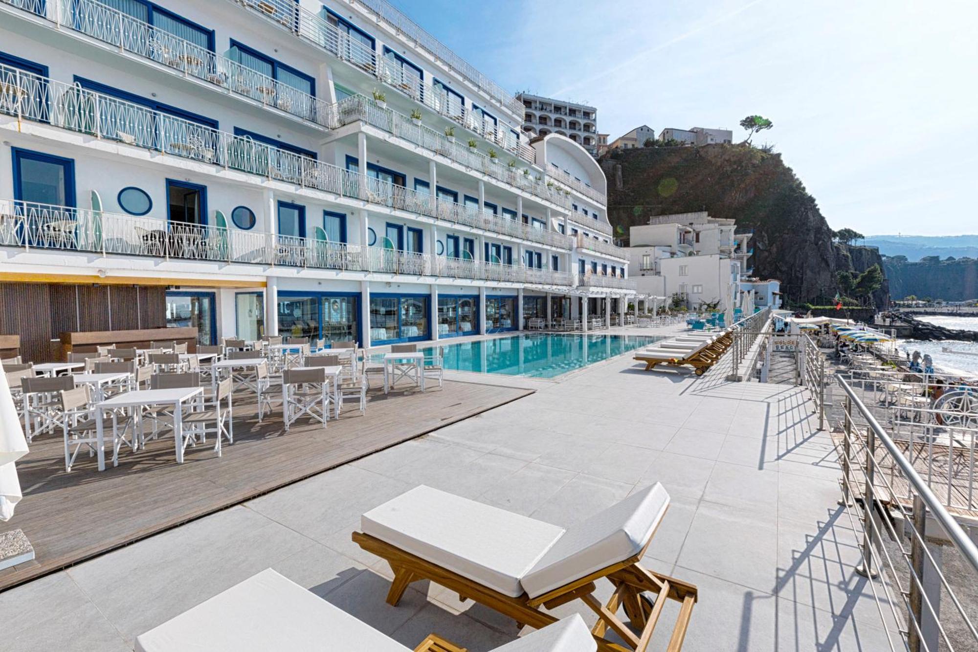 Alimuri Bay Resort Мета Екстериор снимка